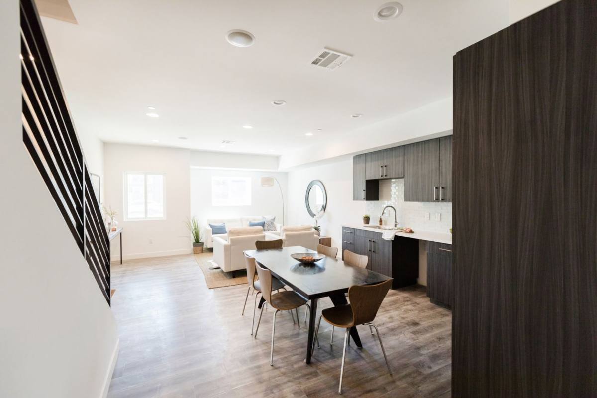 Apartment for rent at 14827 Victory Blvd, Van Nuys, CA 91411