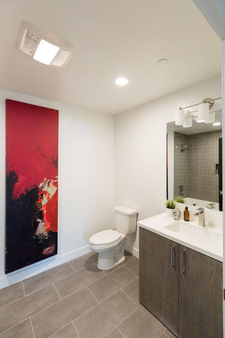 Apartment for rent at 14827 Victory Blvd, Van Nuys, CA 91411