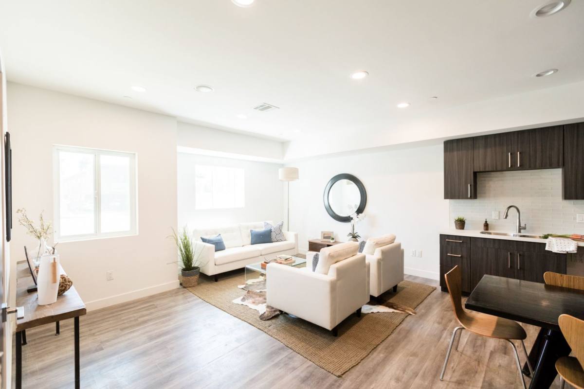 Apartment for rent at 14827 Victory Blvd, Van Nuys, CA 91411