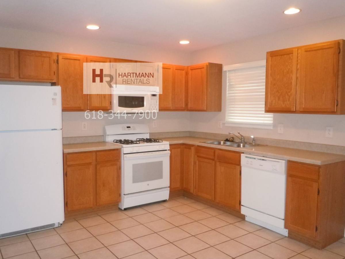 Apartment for rent at 123 W Center St, Troy, IL 62294