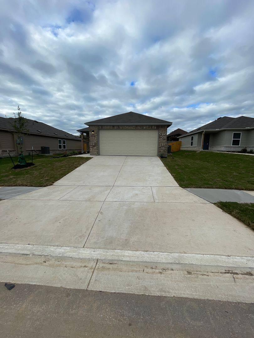 House for rent at 4222 Legend Heights, New Braunfels, TX 78130