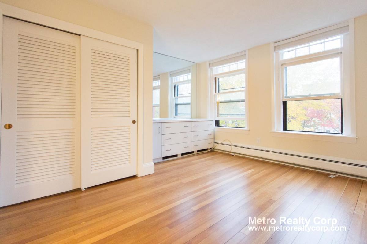 Apartment for rent at 1819 Beacon St #5, Brookline, MA 02446