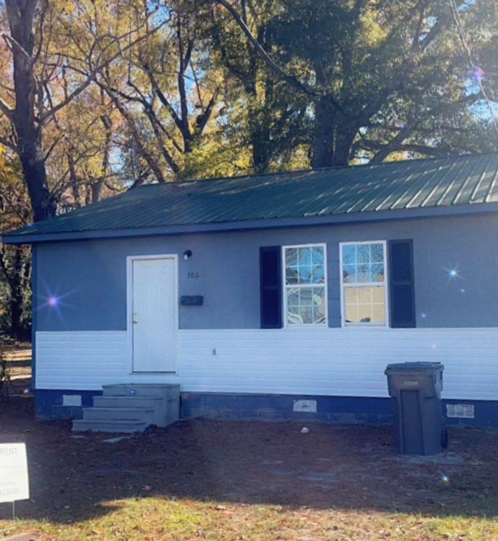 House for rent at 706 Wren St, Lumberton, NC 28358