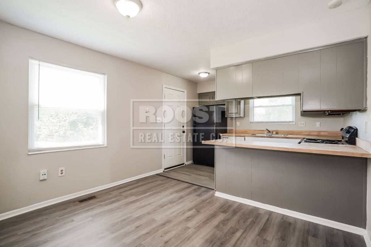 Apartment for rent at 5623-5625 Chatford Dr, Columbus, OH 43232