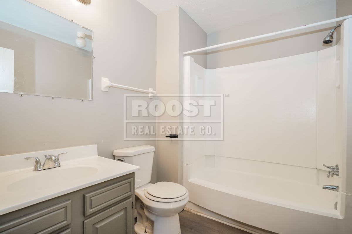 Apartment for rent at 5623-5625 Chatford Dr, Columbus, OH 43232
