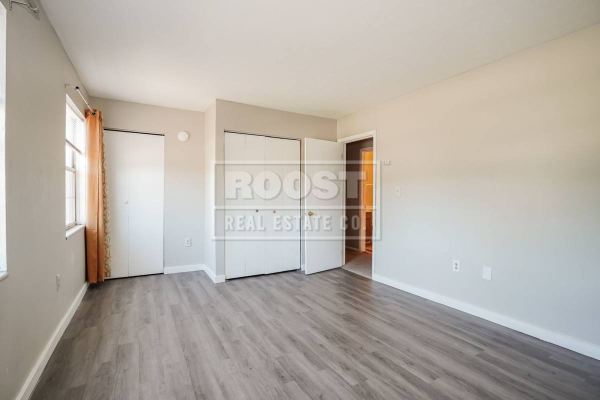 Apartment for rent at 5623-5625 Chatford Dr, Columbus, OH 43232