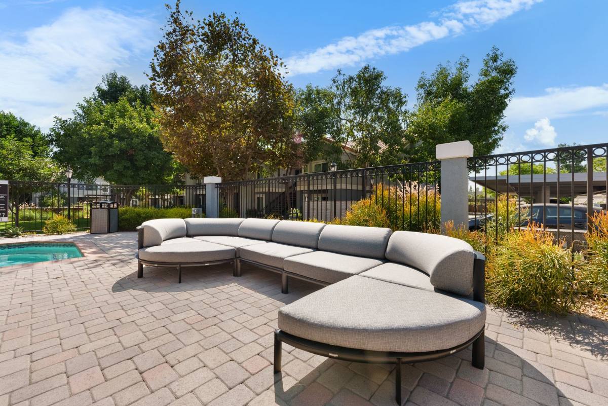 Apartment for rent at 950 W Sierra Madre Ave, Azusa, CA 91702