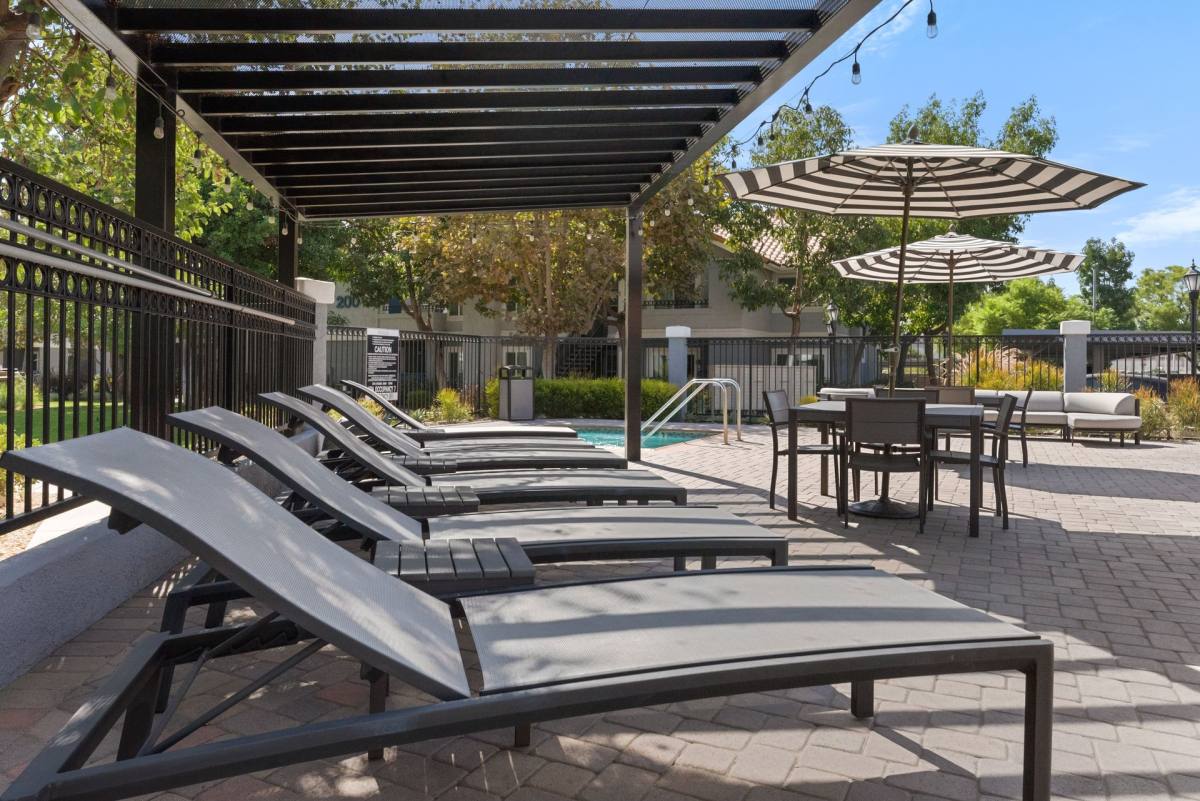 Apartment for rent at 950 W Sierra Madre Ave, Azusa, CA 91702