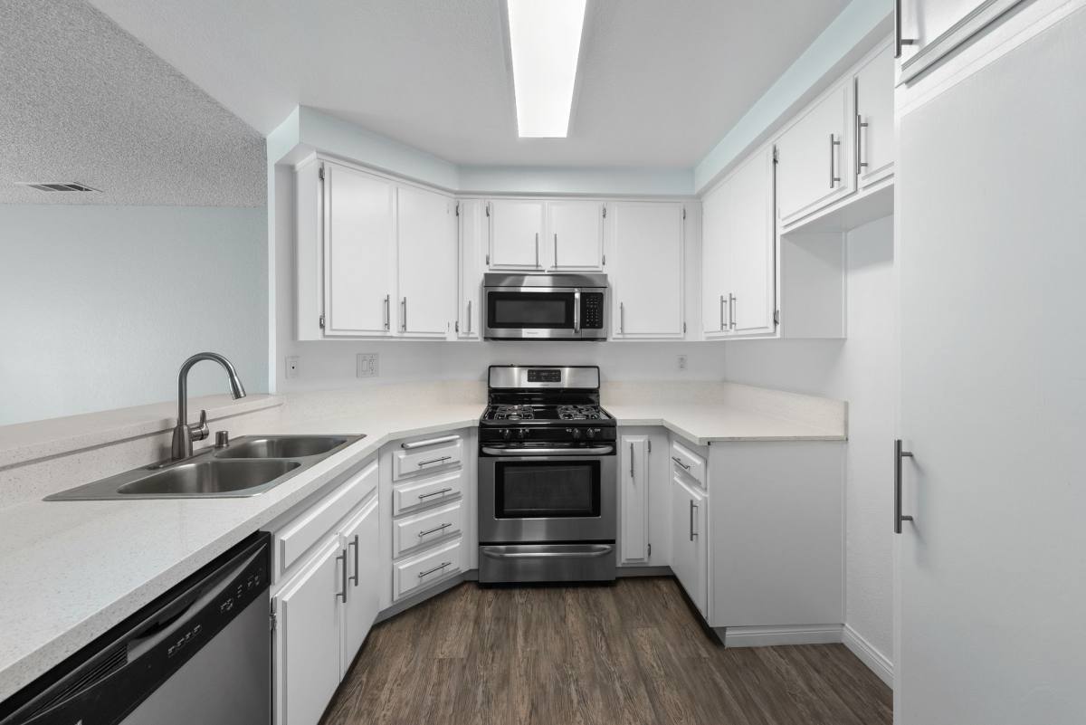 Apartment for rent at 950 W Sierra Madre Ave, Azusa, CA 91702