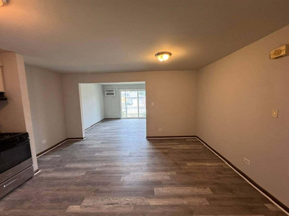 Apartment for rent at 7700 S Harlem Ave, Bridgeview, IL 60455