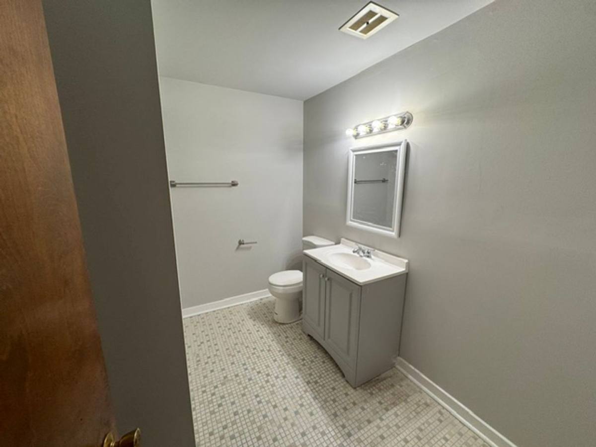 Apartment for rent at 7700 S Harlem Ave, Bridgeview, IL 60455