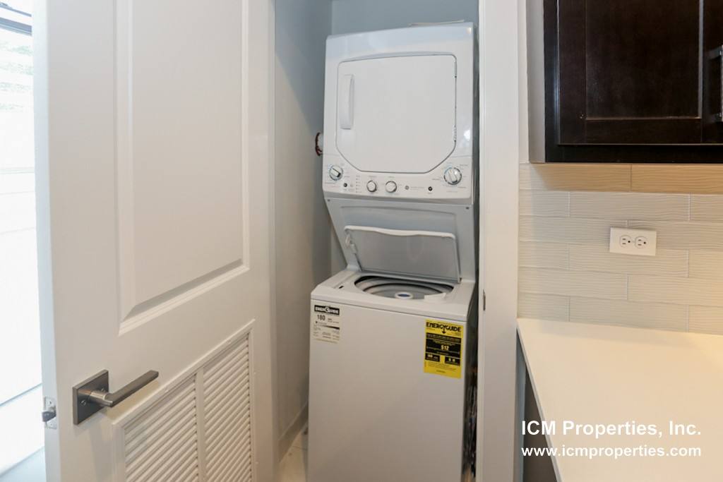 Apartment for rent at 1946 W Nelson St #1E, Chicago, IL 60657