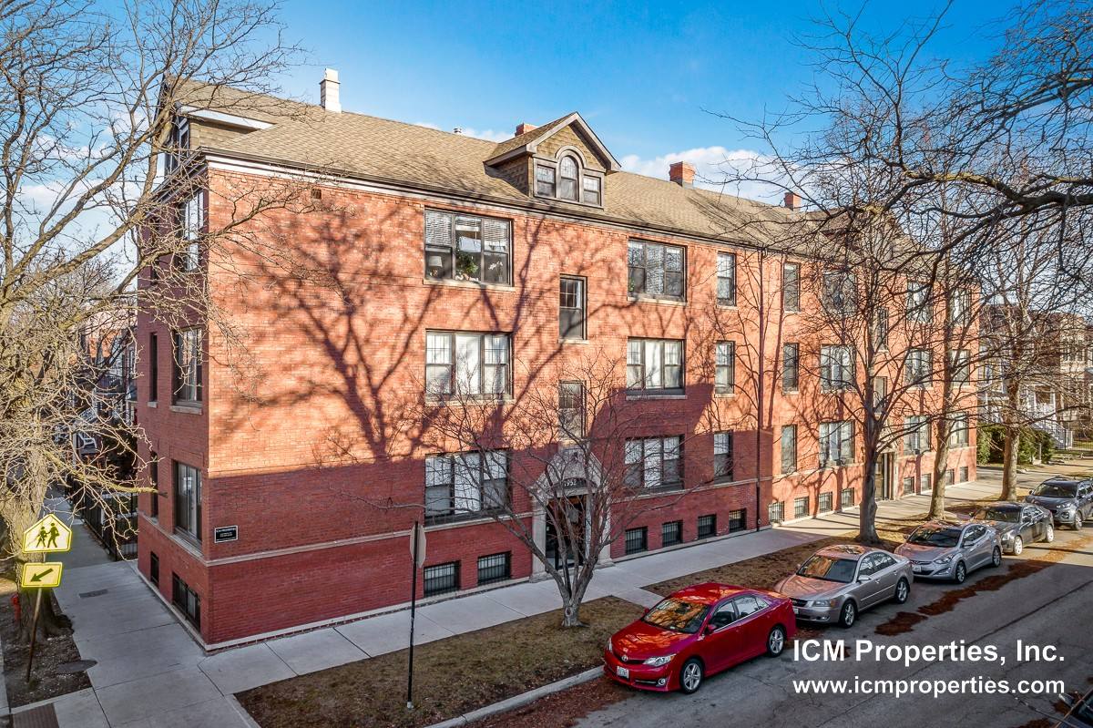Apartment for rent at 1946 W Nelson St #1E, Chicago, IL 60657