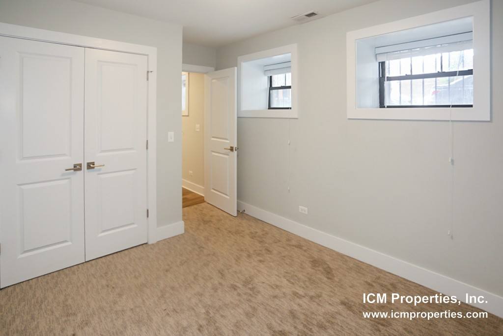 Apartment for rent at 1946 W Nelson St #1E, Chicago, IL 60657