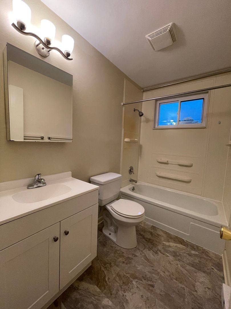 Apartment for rent at 1751 Central Ave, Harrisonburg, VA 22801