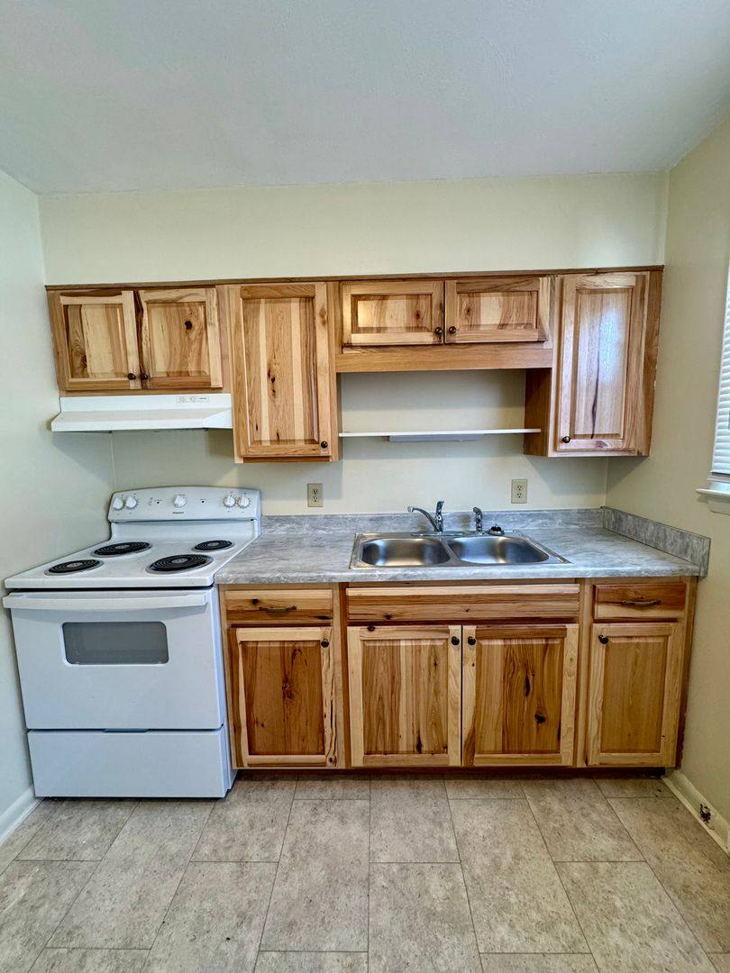 Apartment for rent at 1751 Central Ave, Harrisonburg, VA 22801