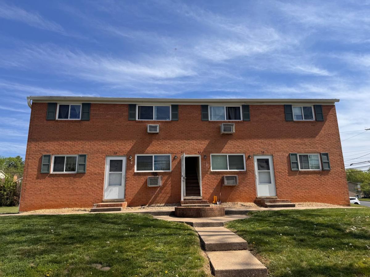 Apartment for rent at 1751 Central Ave, Harrisonburg, VA 22801