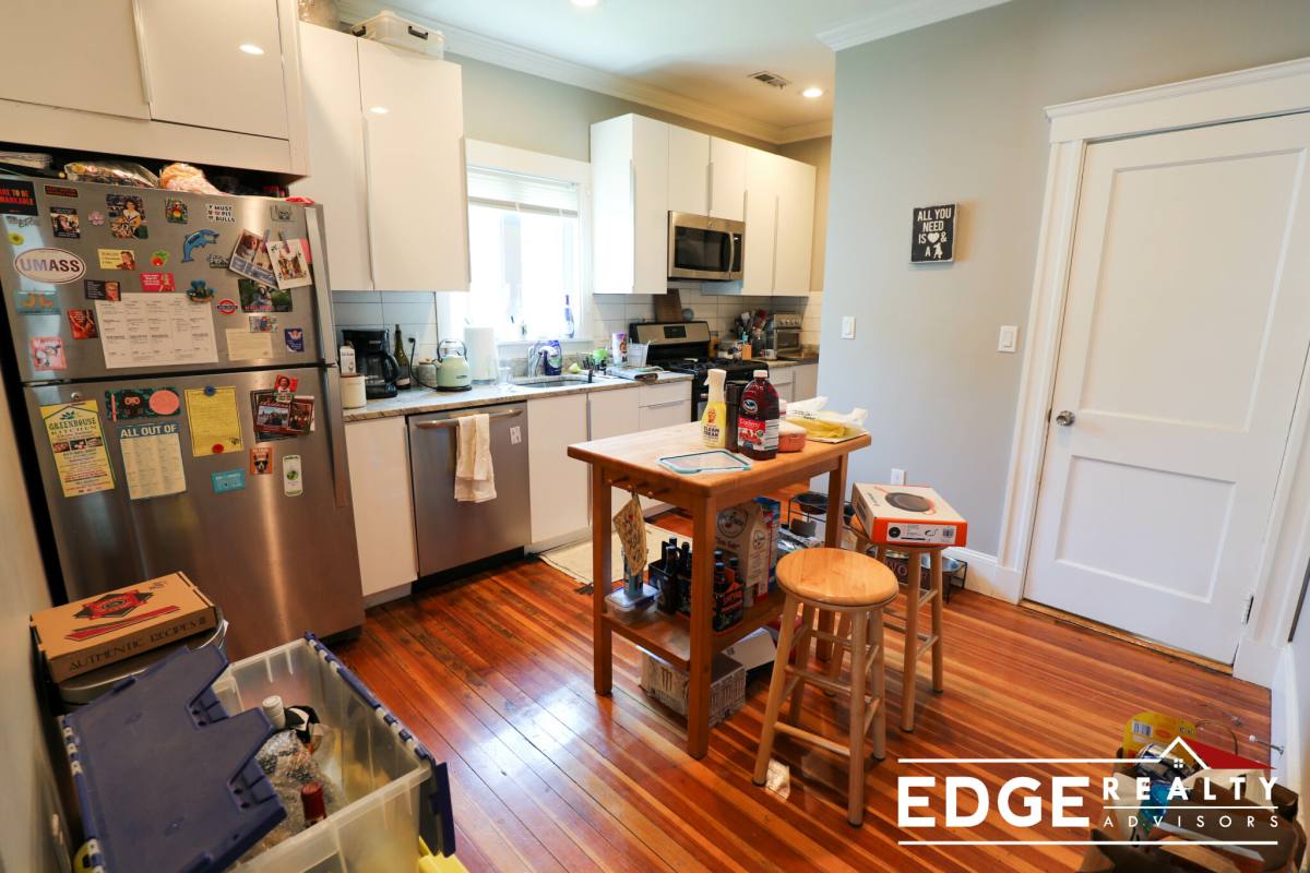 Apartment for rent at 148 Langdon Ave #2, Watertown, MA 02472