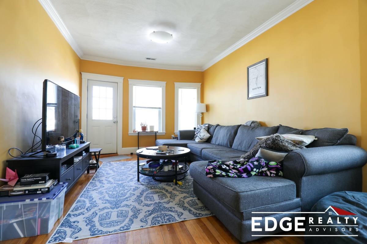 Apartment for rent at 148 Langdon Ave #2, Watertown, MA 02472