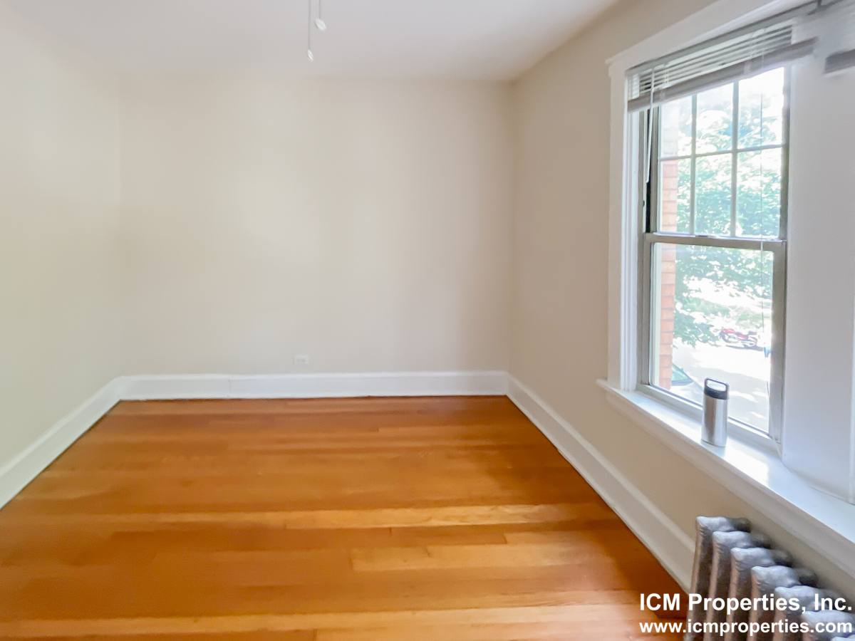 Apartment for rent at 1601 W Berteau Ave #2, Chicago, IL 60613
