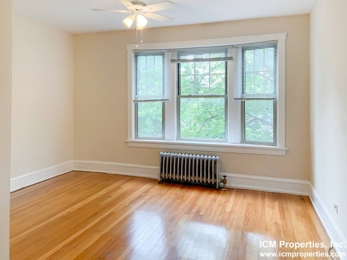 Apartment for rent at 1601 W Berteau Ave #2, Chicago, IL 60613