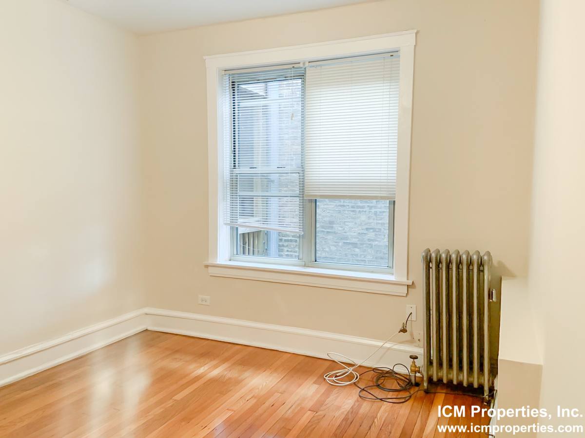 Apartment for rent at 1601 W Berteau Ave #2, Chicago, IL 60613