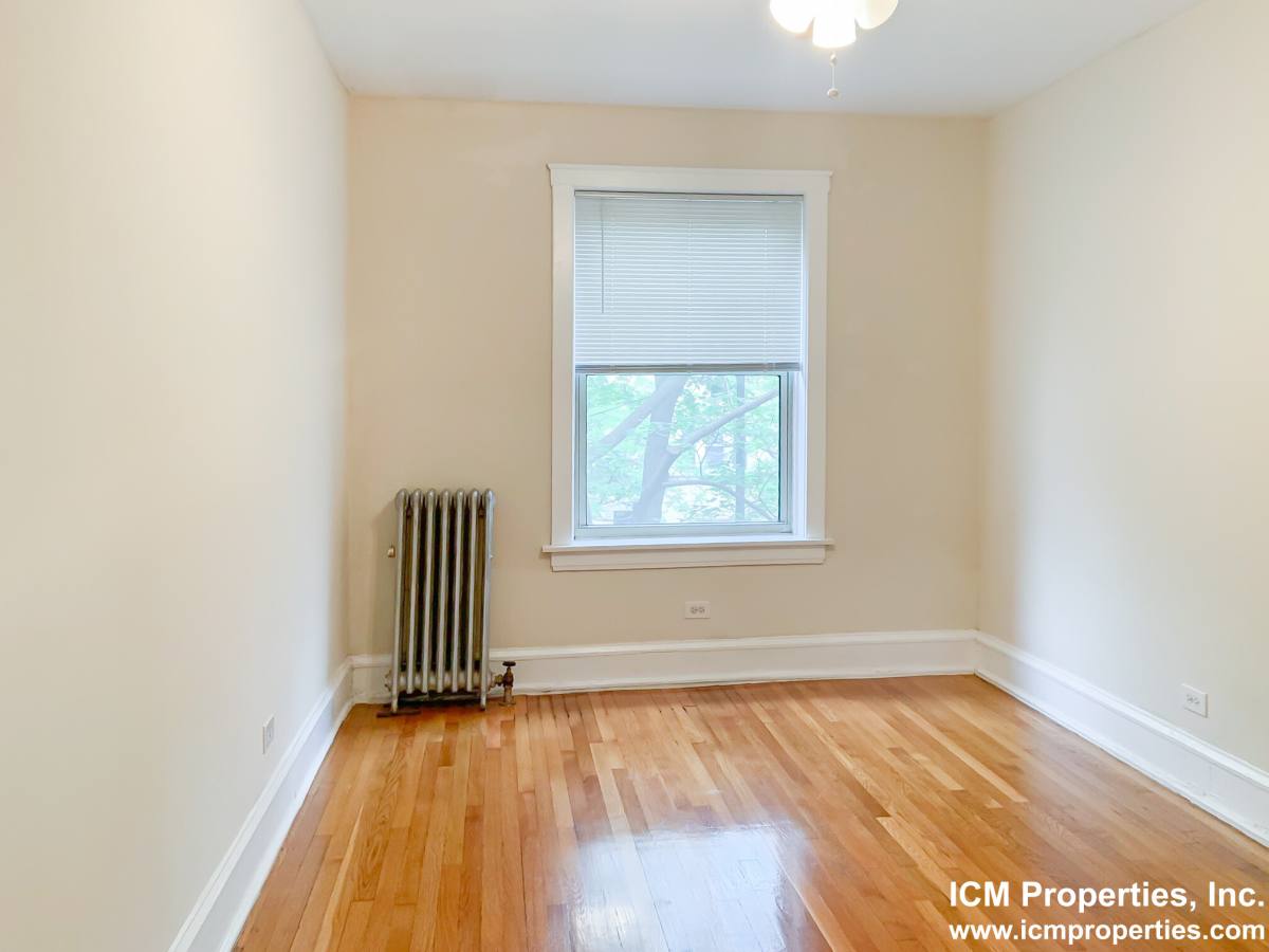 Apartment for rent at 1601 W Berteau Ave #2, Chicago, IL 60613