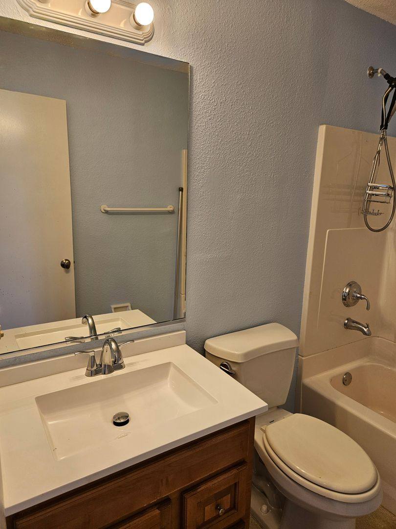 Condo for rent at 370 Base Ave E, Venice, FL 34285