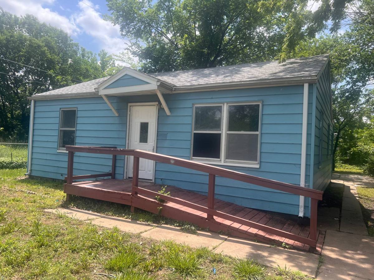 House for rent at 1723 E McFarland St, Wichita, KS 67219