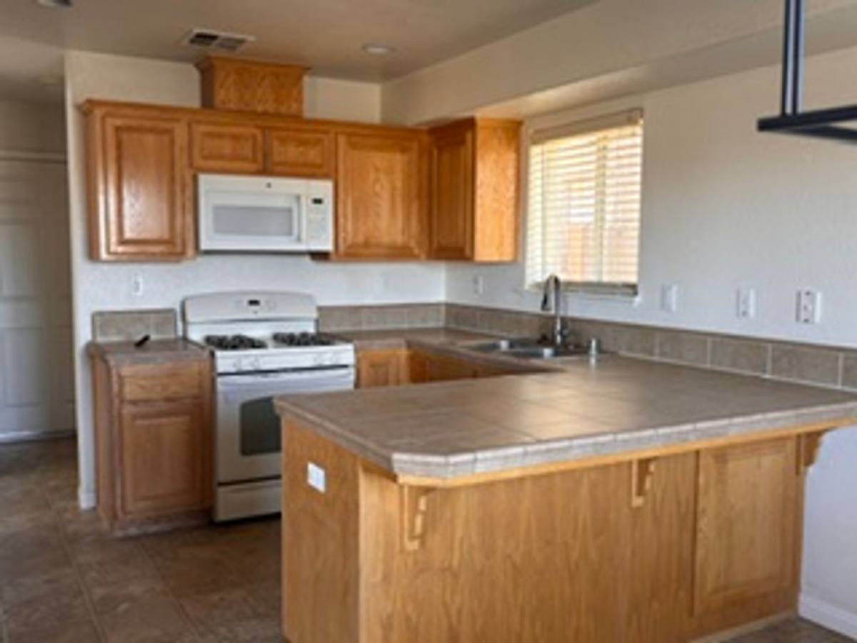 House for rent at 458 Sherwood Place, Tehachapi, CA 93561