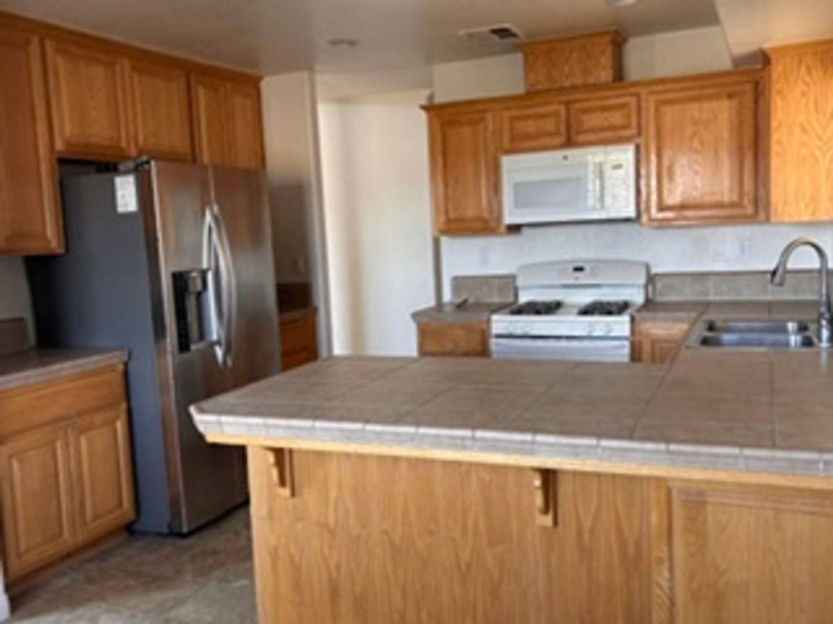 House for rent at 458 Sherwood Place, Tehachapi, CA 93561