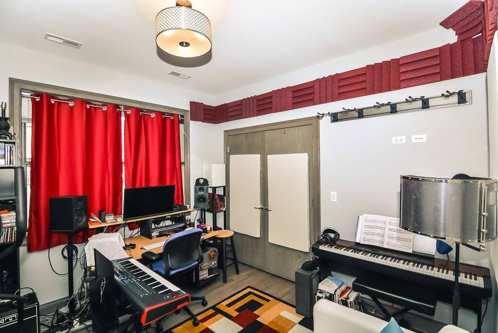 Condo for rent at 4324 Ashland #3, Chicago, IL 60613