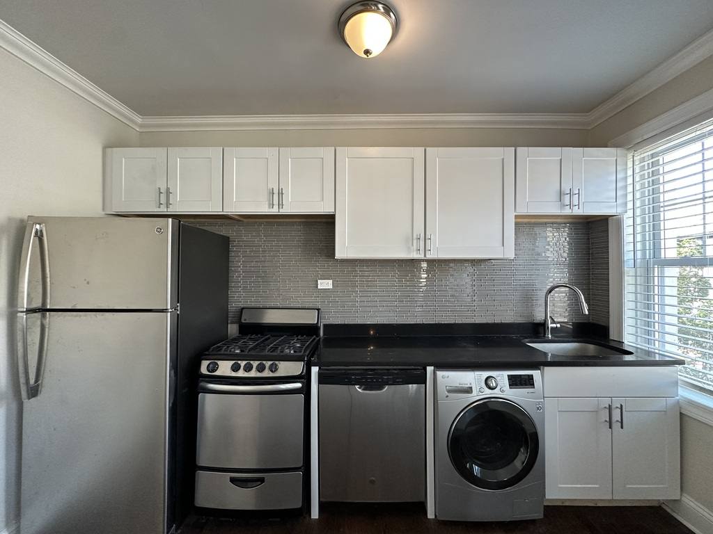 Apartment for rent at 918 18 Green Bay #B5, Winnetka, IL 60093