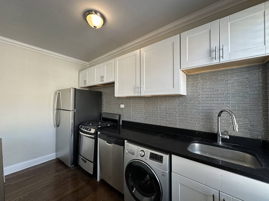 Apartment for rent at 918 18 Green Bay #B5, Winnetka, IL 60093