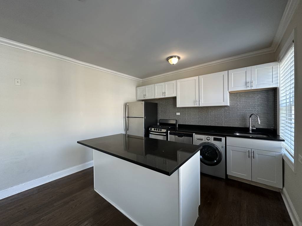 Apartment for rent at 918 18 Green Bay #B5, Winnetka, IL 60093