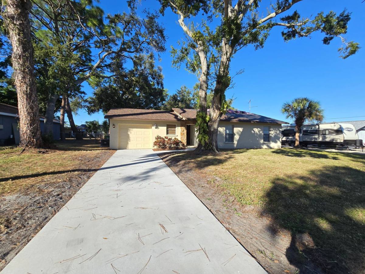 House for rent at 1185 52nd St, Sarasota, FL 34234