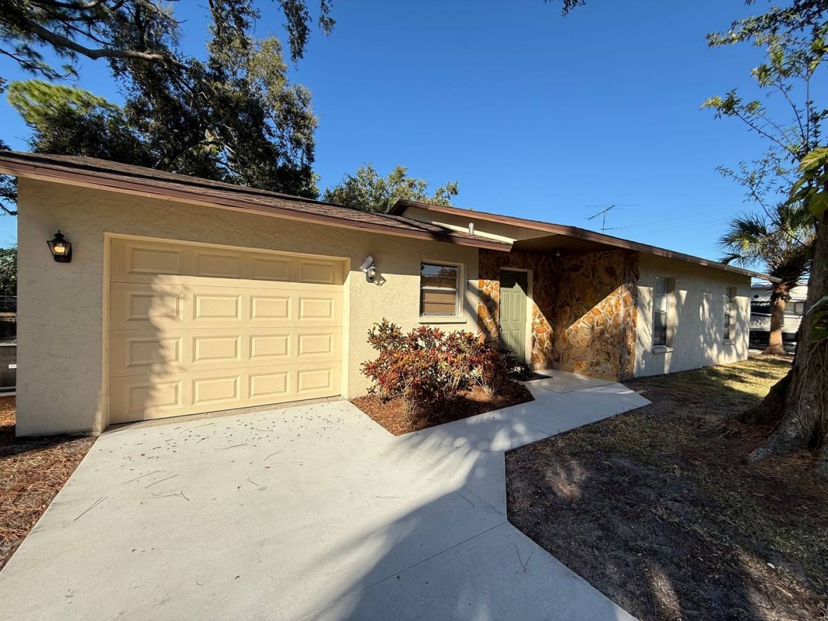 House for rent at 1185 52nd St, Sarasota, FL 34234