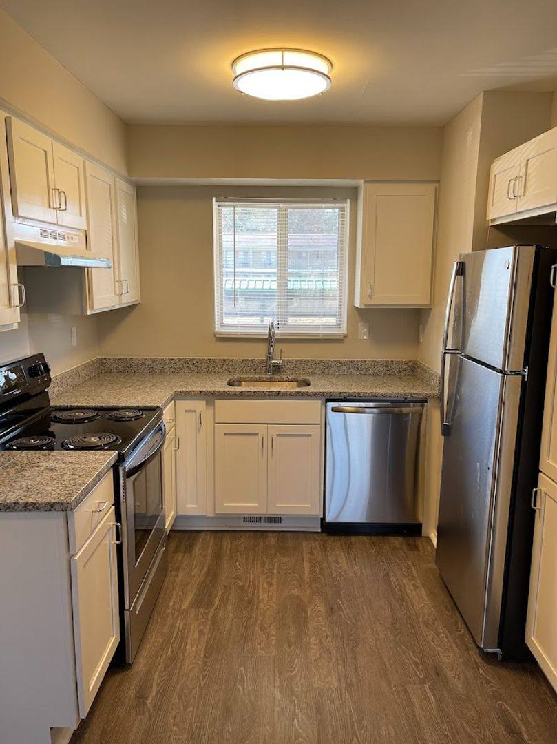 Apartment for rent at 525-535 Pontiac St, Oxford, MI 48371