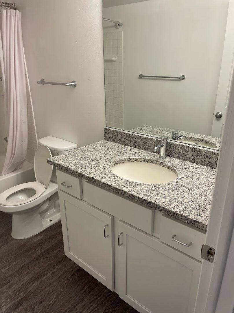Apartment for rent at 525-535 Pontiac St, Oxford, MI 48371