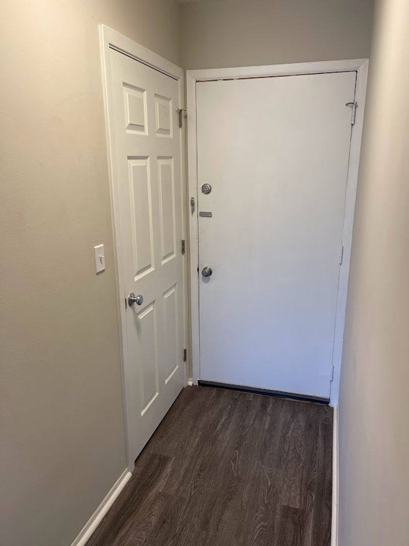 Apartment for rent at 525-535 Pontiac St, Oxford, MI 48371