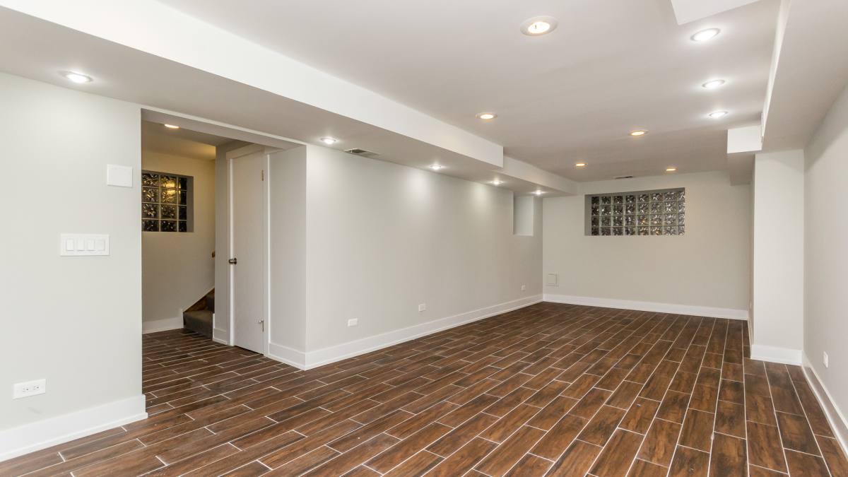 Apartment for rent at 825 N Oakley Blvd #G, Chicago, IL 60622