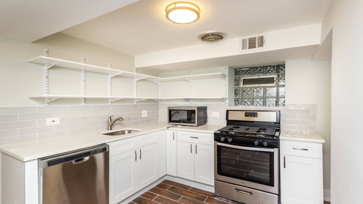 Apartment for rent at 825 N Oakley Blvd #G, Chicago, IL 60622