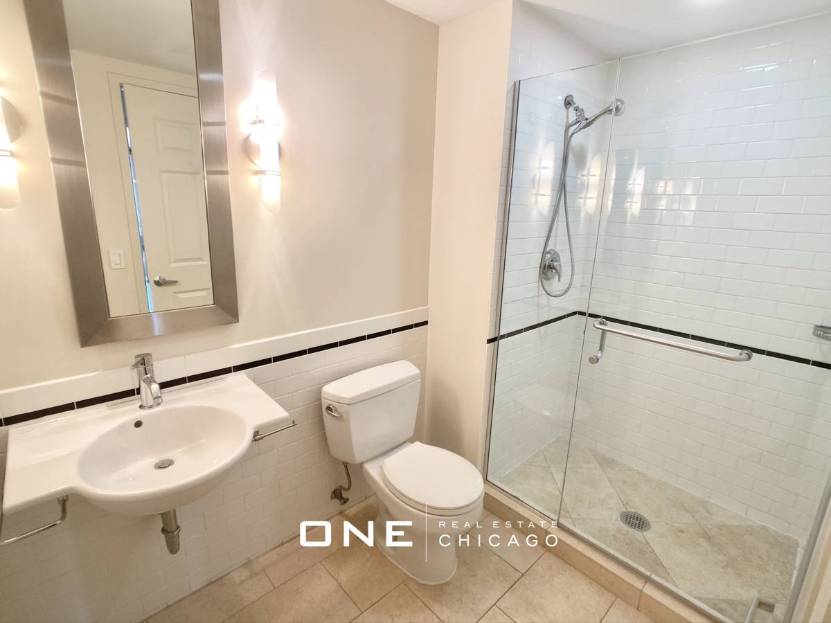 Apartment for rent at 1255 S Michigan #5, Chicago, IL 60605