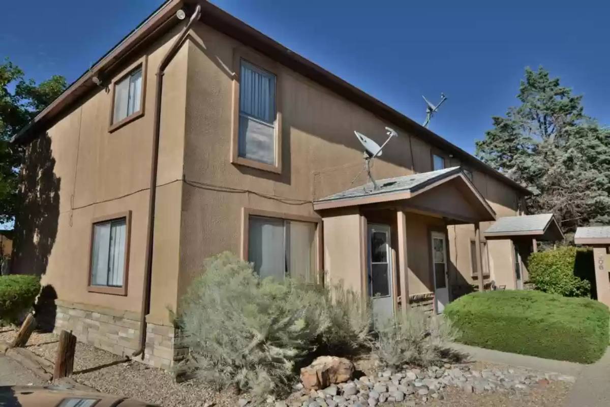 Townhouse for rent at 12008 Phoenix Ave NE, Albuquerque, NM 87112
