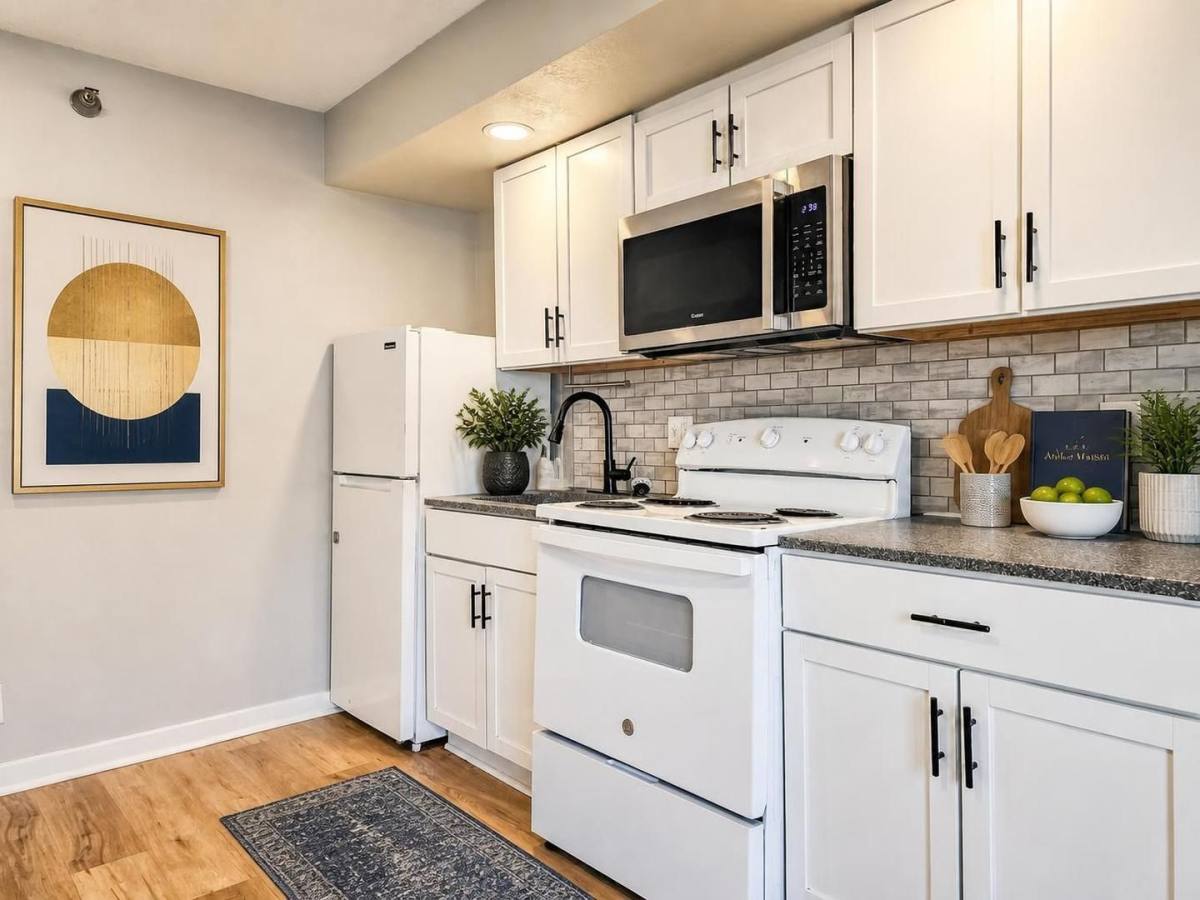Aksarben View, 7010 Hascall St, Omaha, NE 68106 - Apartment for Rent - Image 4