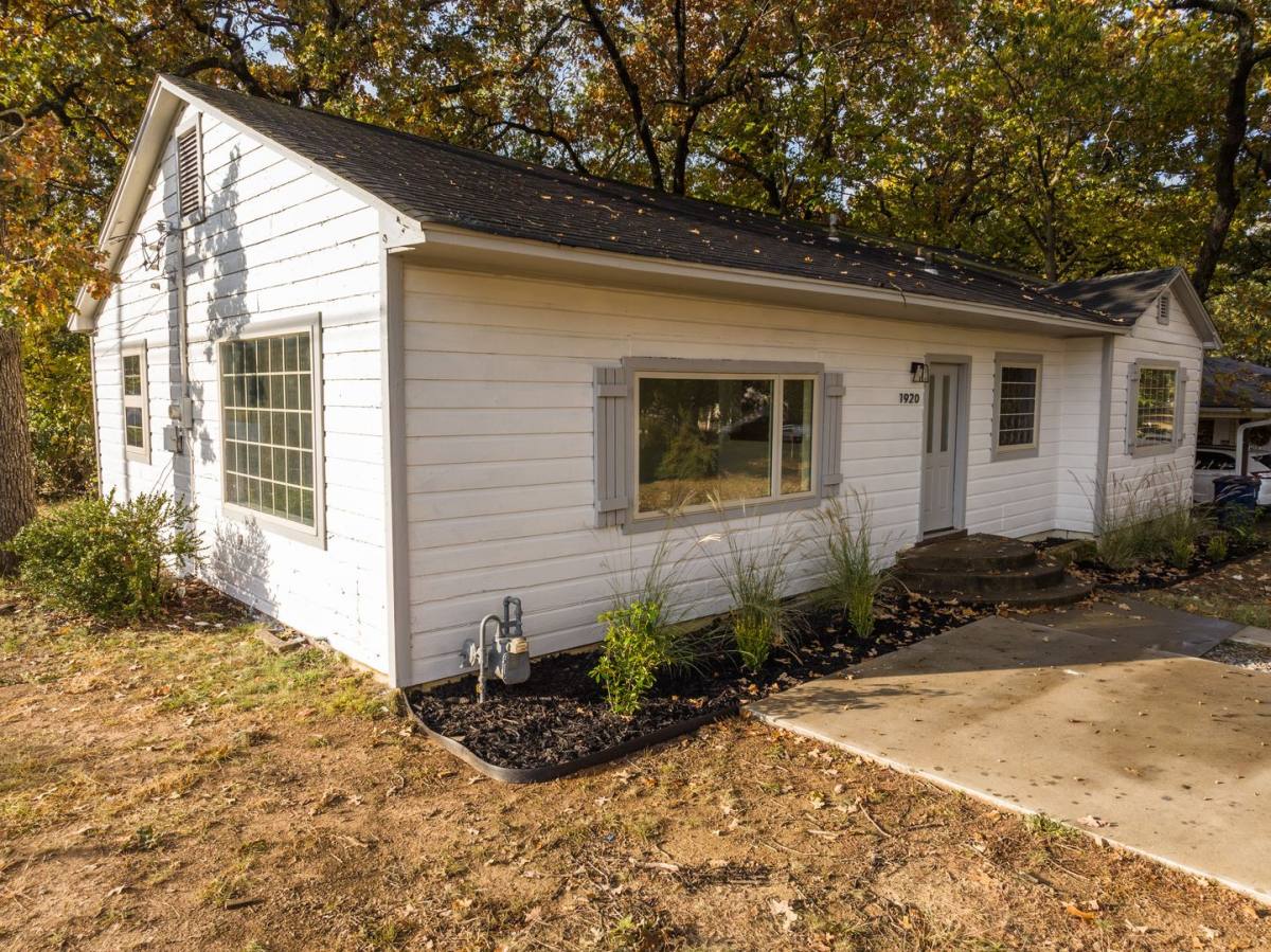 House for rent at 1920 Houston St, Fort Smith, AR 72901