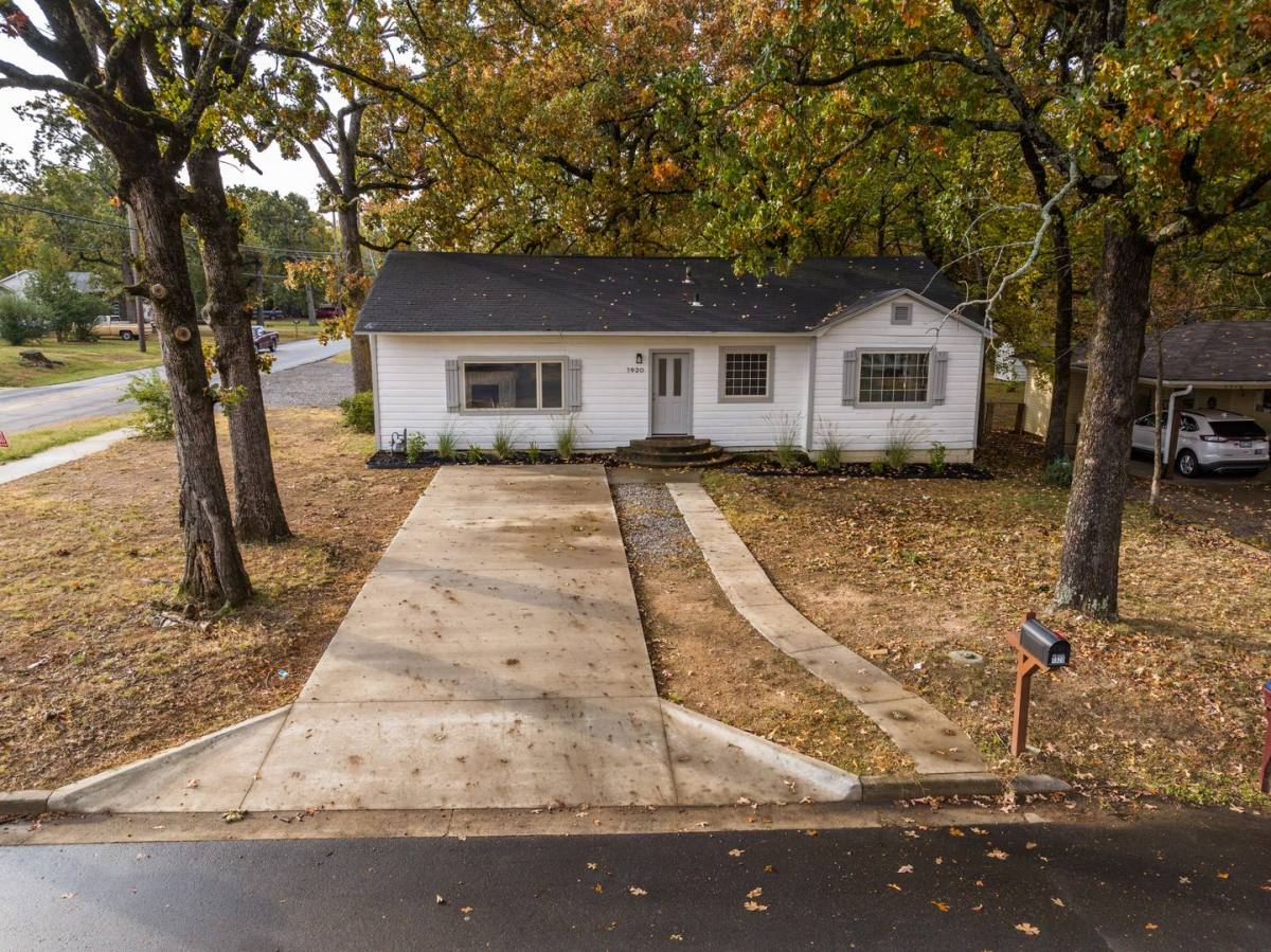 House for rent at 1920 Houston St, Fort Smith, AR 72901