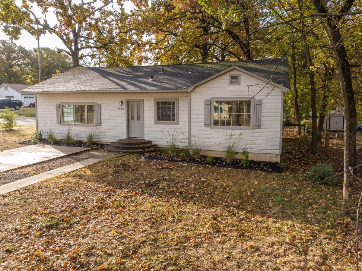 House for rent at 1920 Houston St, Fort Smith, AR 72901