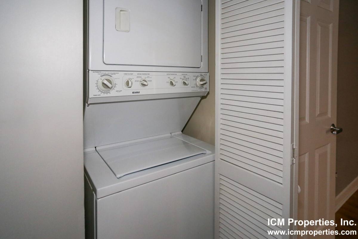 Apartment for rent at 628 W Roscoe #1N, Chicago, IL 60657