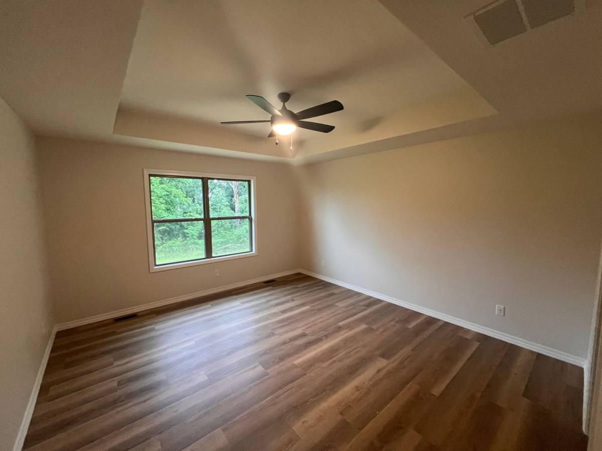 House for rent at 652 W Brook Hollow Dr, Nixa, MO 65714